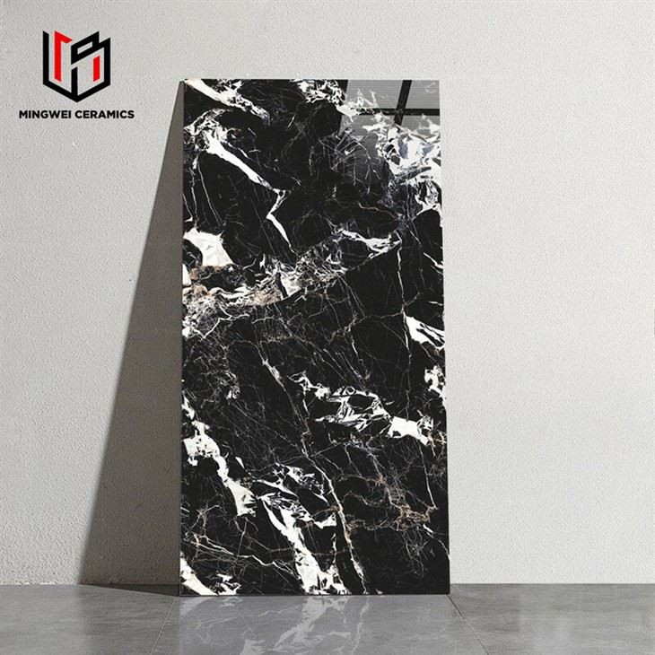 Madum taċ-ċeramika tad-deheb illustrat skur igglejżjat